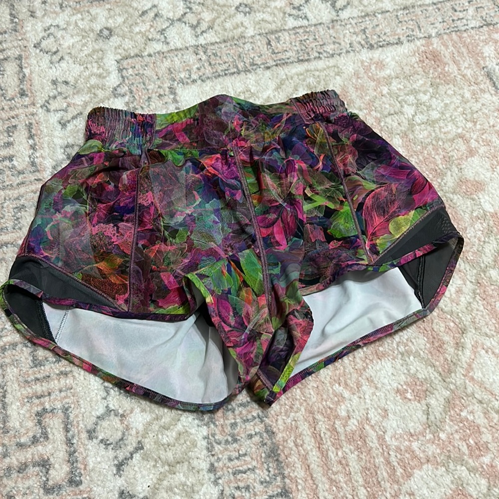 Lululemon size 4 multi colored hotty hot high rise 2.5 shorts!